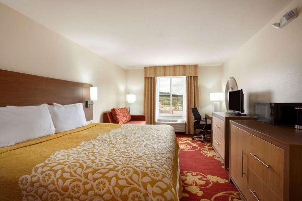 DAYS INN & SUITES BY WYNDHAM C (Caldwell)